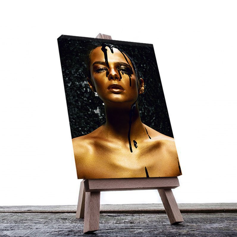 Cuadro Decorativo Rostro Mujer en Dorado y Negro #12